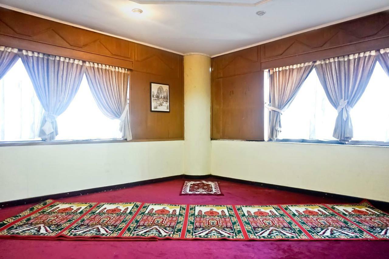 Oyo 805 Hotel Dyan Graha Pekanbaru Exterior foto